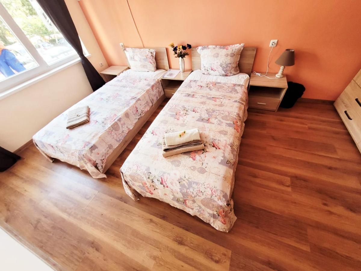 Roma Vandrarhem Varna Exteriör bild